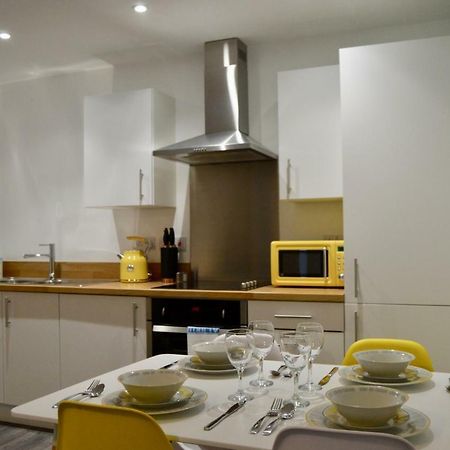 Qh31 - City Centre Location With 2 Double Bedrooms Sleeping Up To 4 People - Spacious Work Or Leisure Apartment Sheffield Ngoại thất bức ảnh
