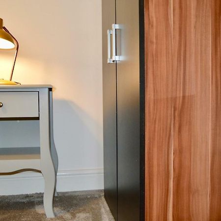 Qh31 - City Centre Location With 2 Double Bedrooms Sleeping Up To 4 People - Spacious Work Or Leisure Apartment Sheffield Ngoại thất bức ảnh