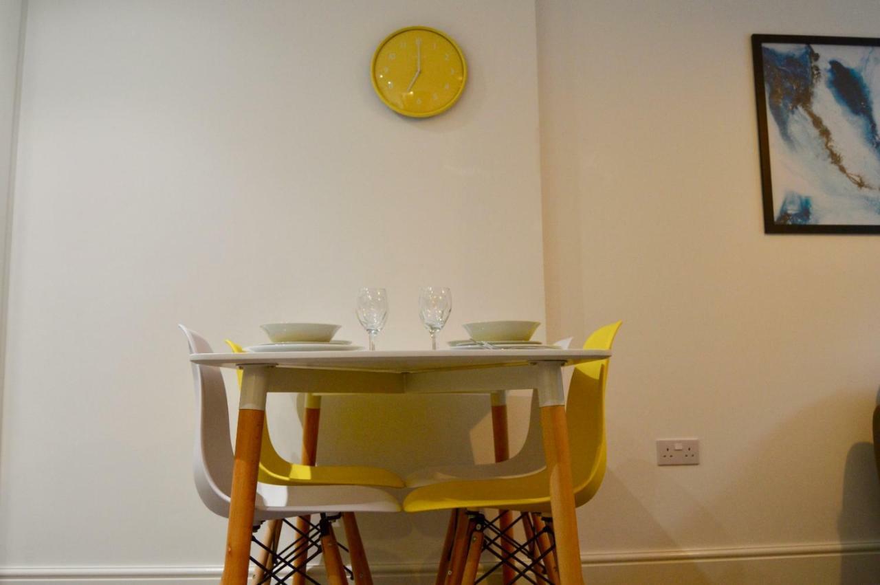 Qh31 - City Centre Location With 2 Double Bedrooms Sleeping Up To 4 People - Spacious Work Or Leisure Apartment Sheffield Ngoại thất bức ảnh