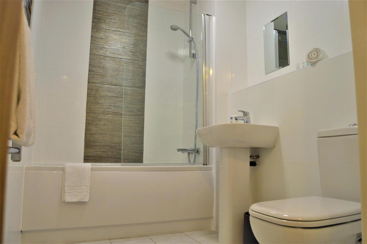 Qh31 - City Centre Location With 2 Double Bedrooms Sleeping Up To 4 People - Spacious Work Or Leisure Apartment Sheffield Ngoại thất bức ảnh